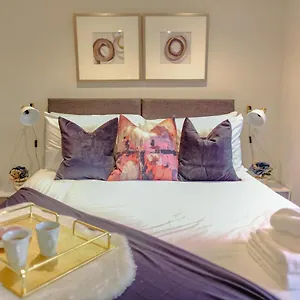 Apartment Catharine House